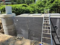 detailní reference, Soustava nádrží, odlehčovací komora, čistírna odpadních vod včetně technologie, čerpací šachta, Zálesná Zhoř, db betonové jímky